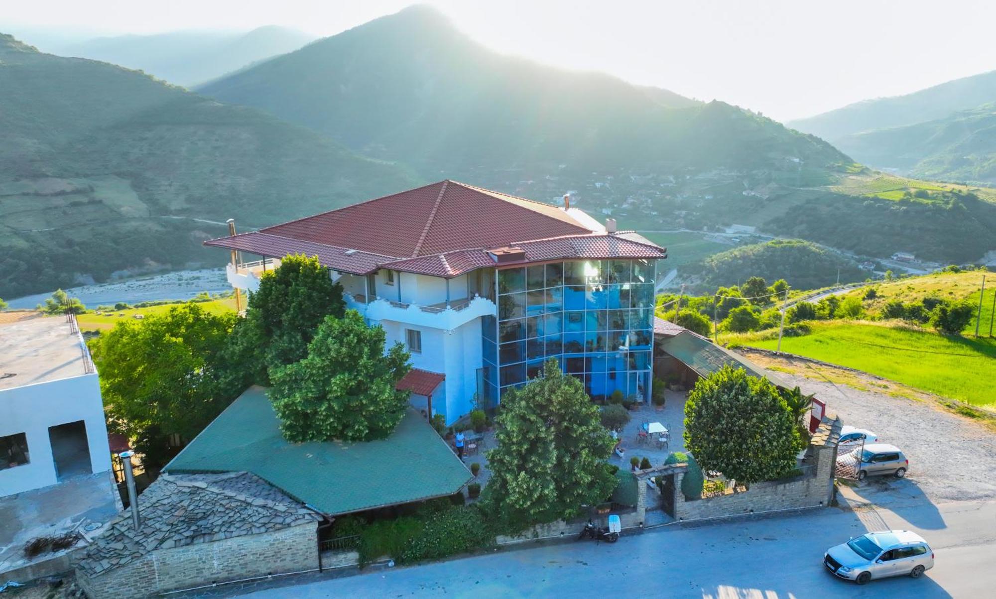Hotel Kanione Cerenisht Kültér fotó