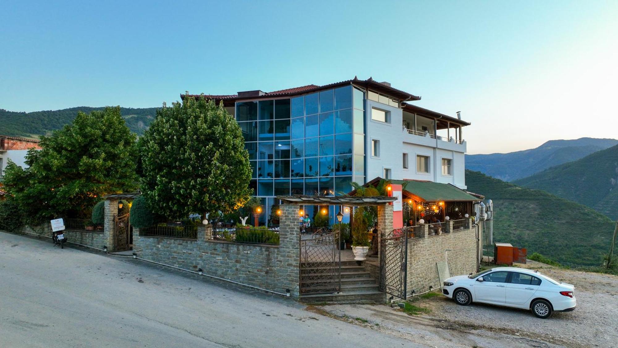 Hotel Kanione Cerenisht Kültér fotó