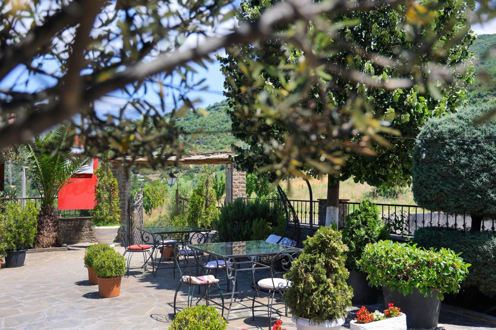 Hotel Kanione Cerenisht Kültér fotó
