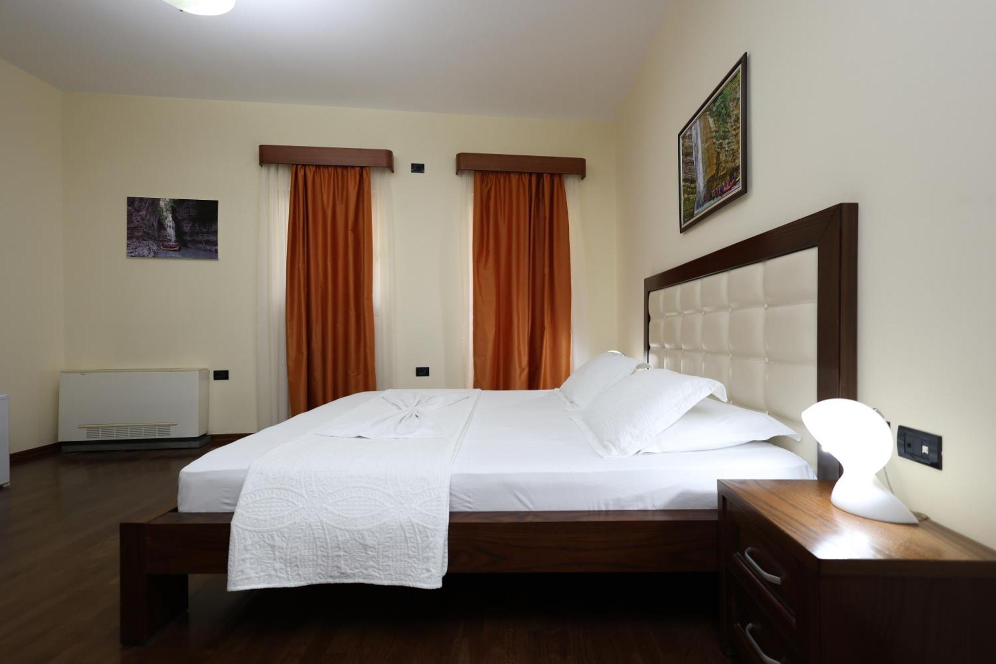 Hotel Kanione Cerenisht Kültér fotó