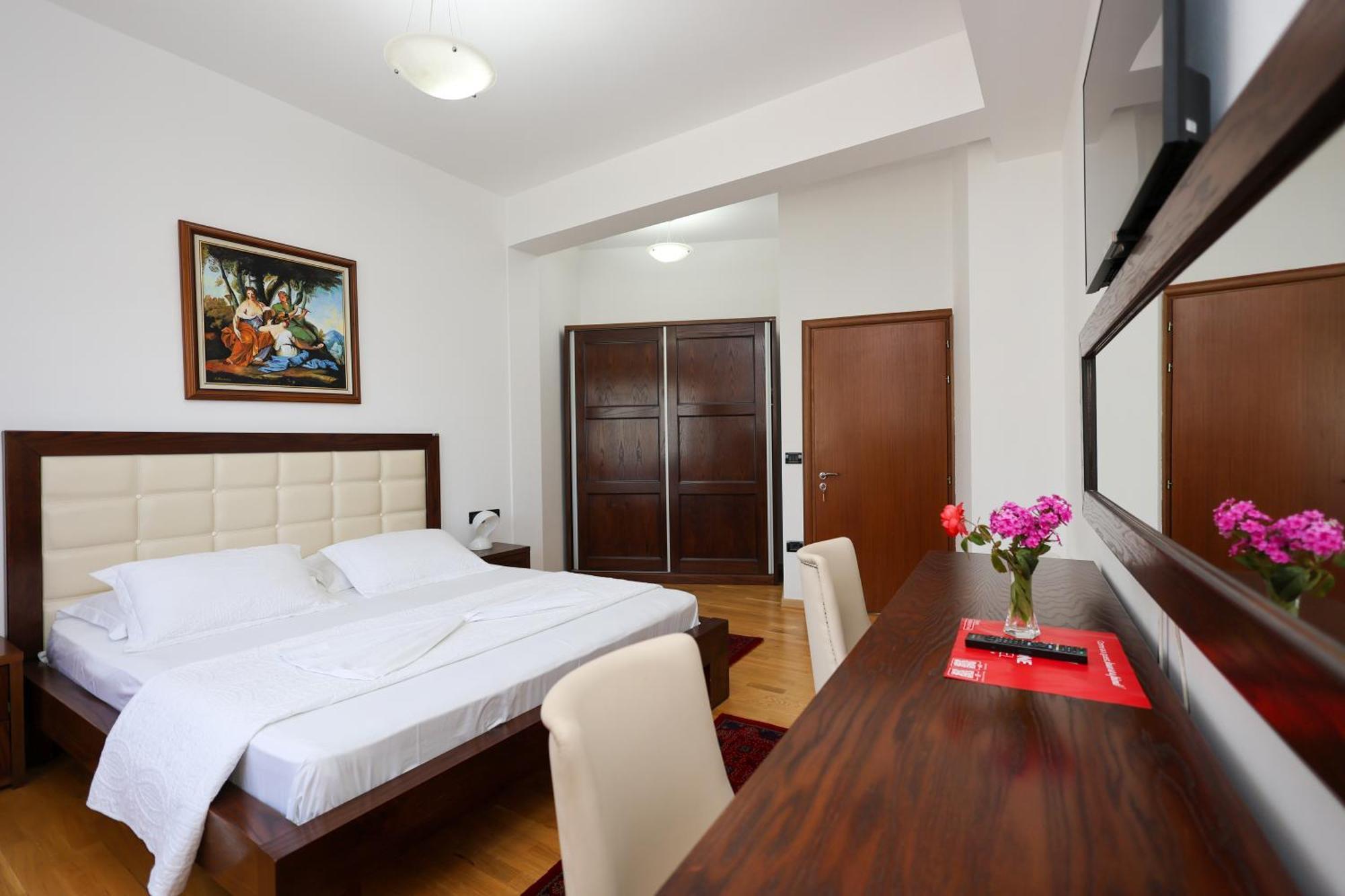 Hotel Kanione Cerenisht Kültér fotó
