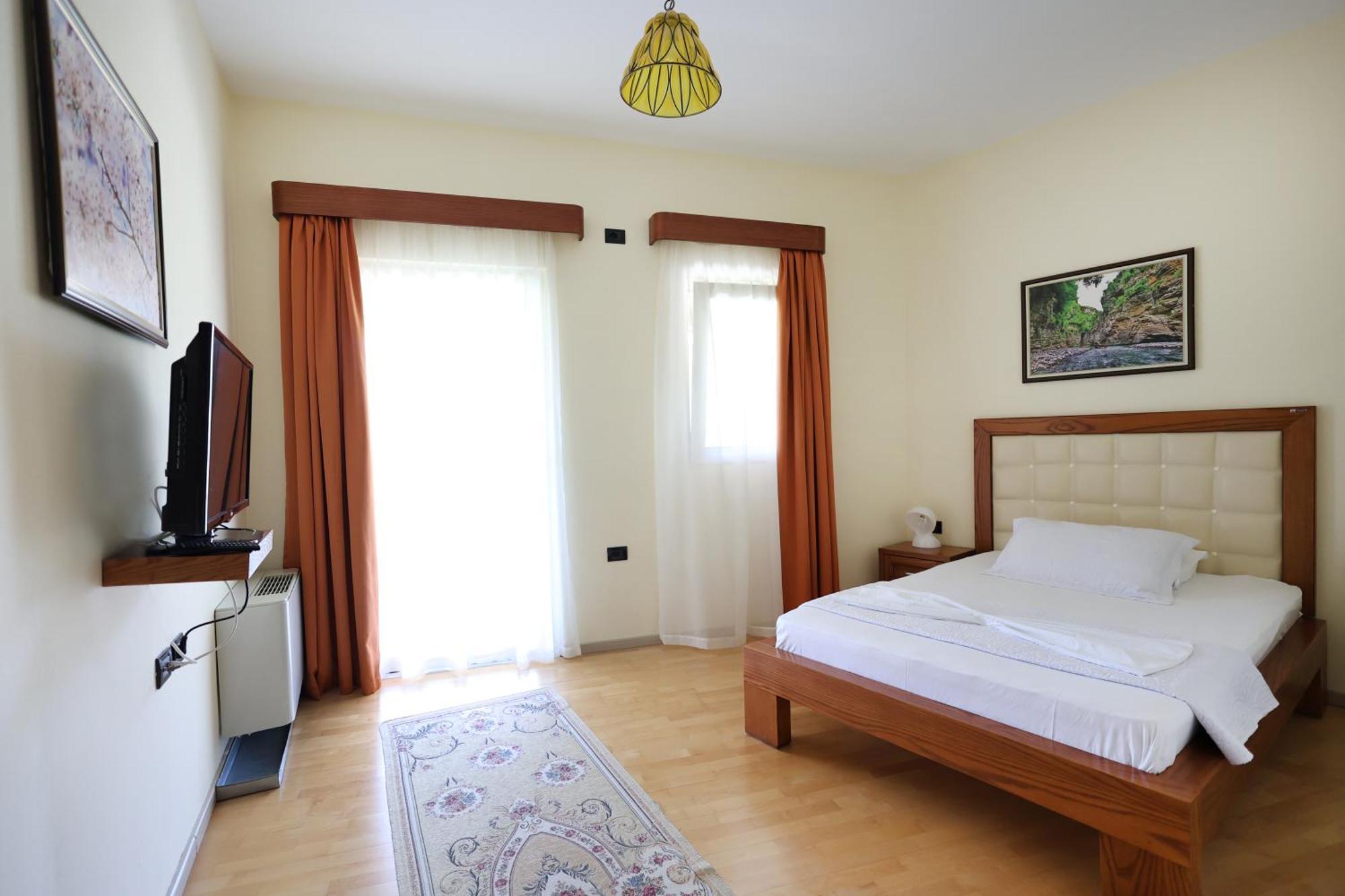 Hotel Kanione Cerenisht Kültér fotó