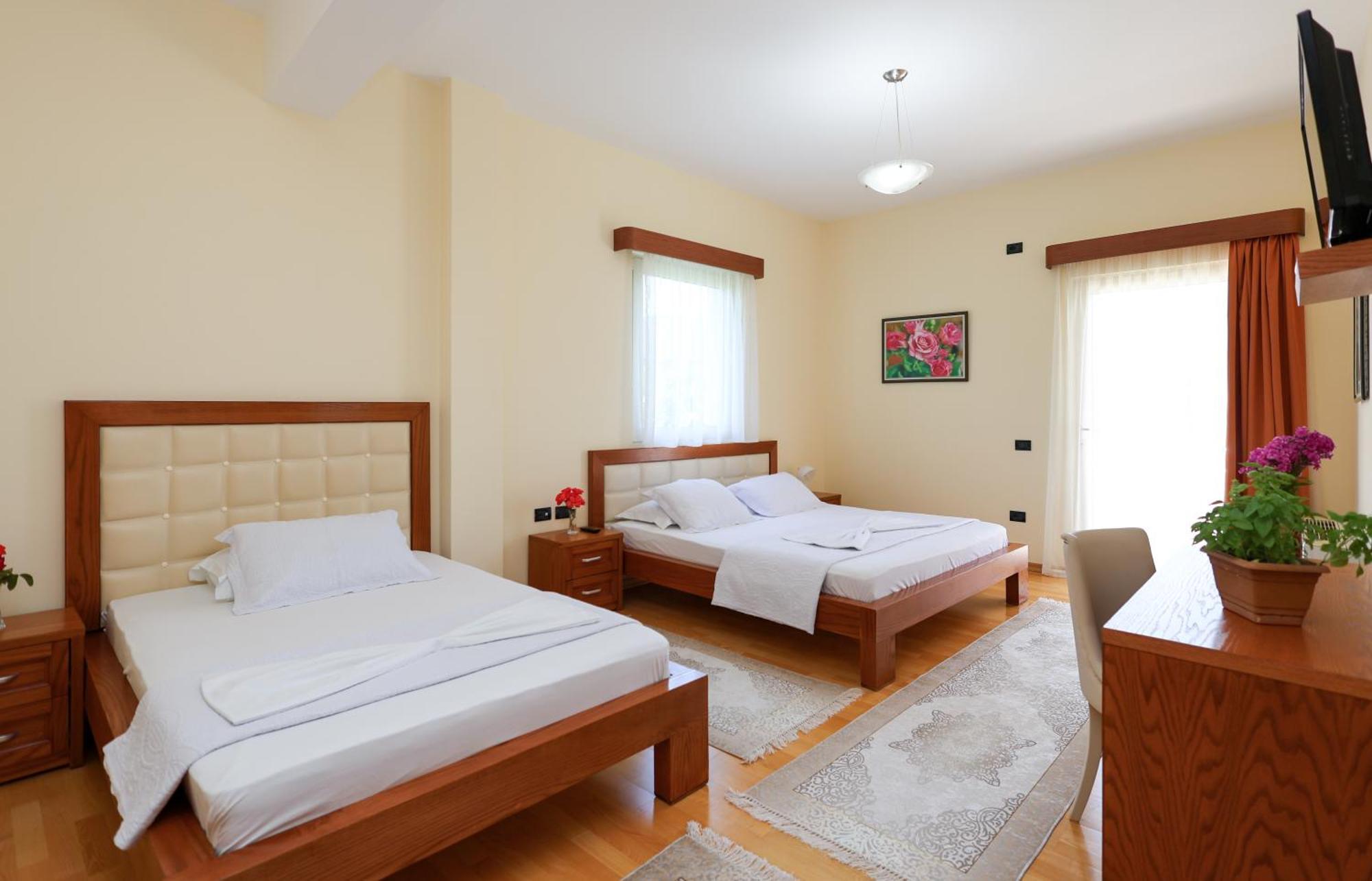Hotel Kanione Cerenisht Kültér fotó