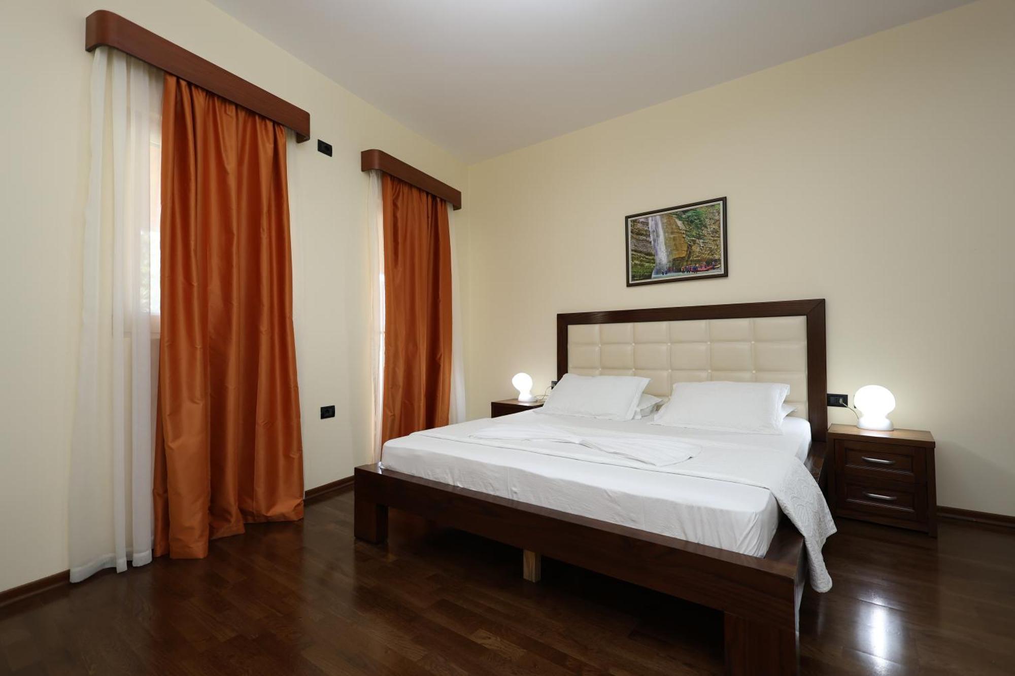 Hotel Kanione Cerenisht Kültér fotó