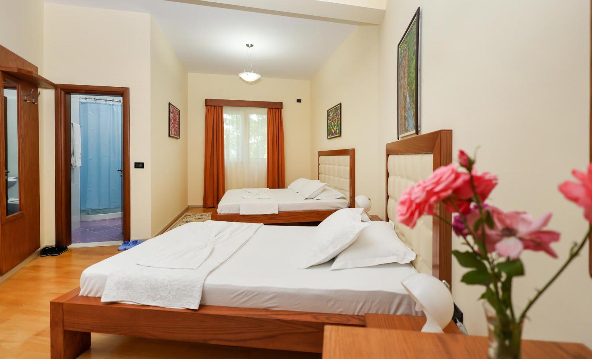 Hotel Kanione Cerenisht Kültér fotó