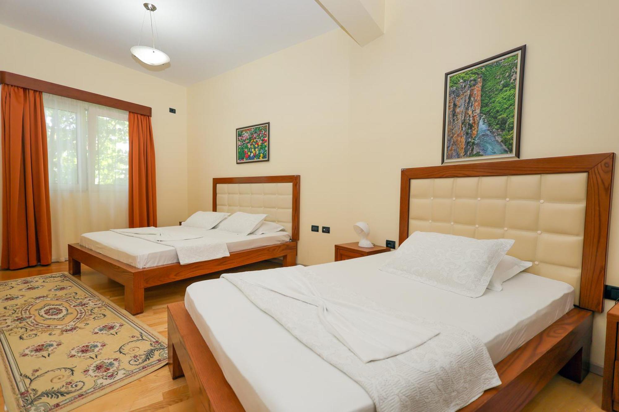 Hotel Kanione Cerenisht Kültér fotó