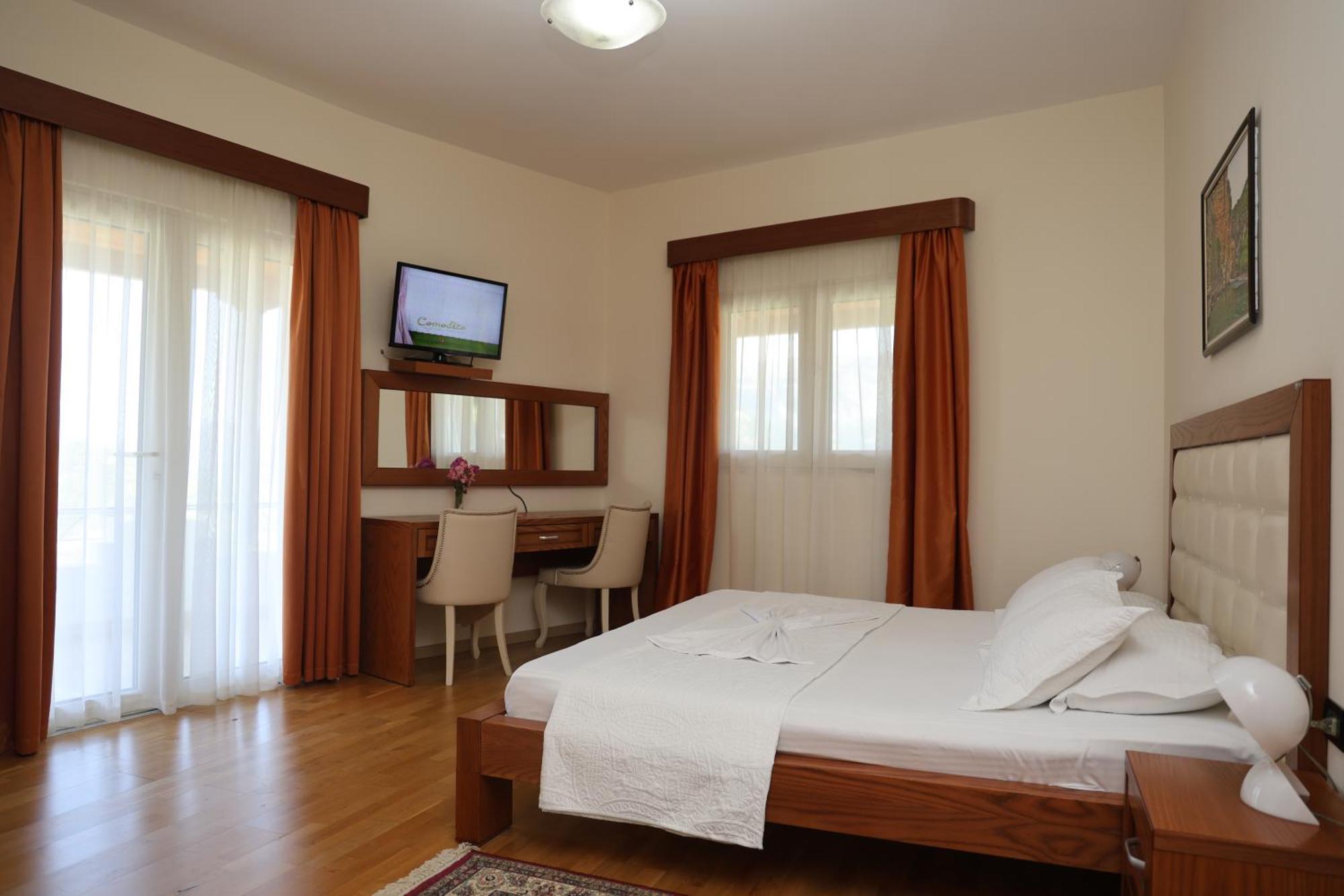 Hotel Kanione Cerenisht Kültér fotó