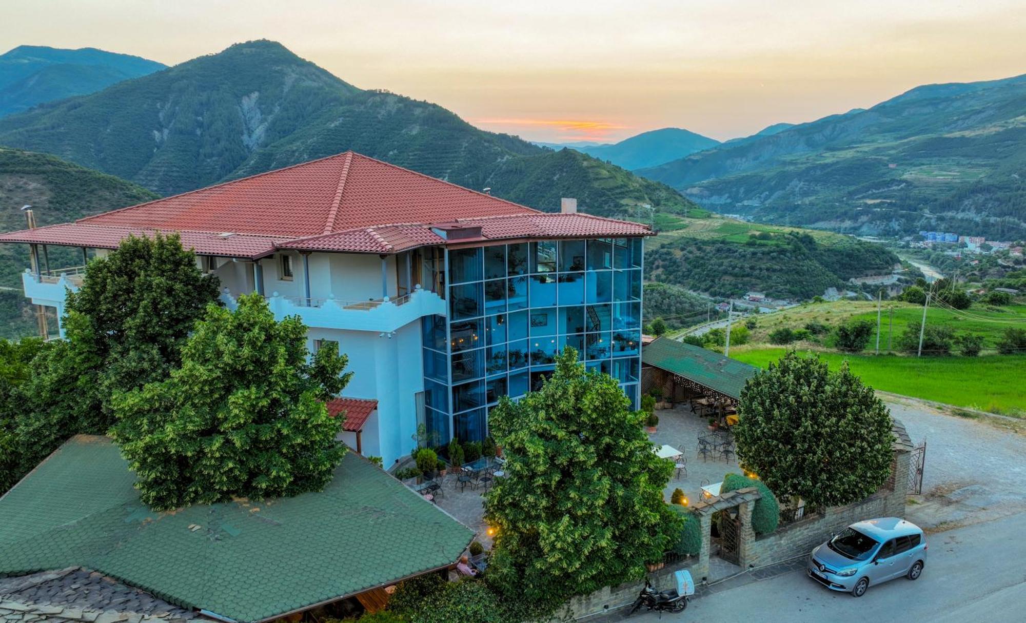 Hotel Kanione Cerenisht Kültér fotó